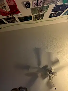 Lalalynn online show from October 2025 02:31:01 PM