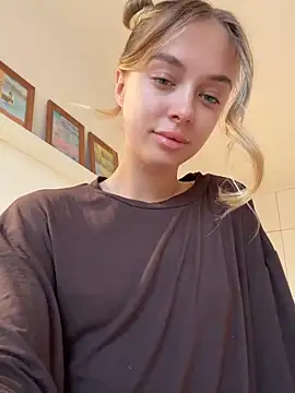 Snapshot of enjoy_my_beauty chatting on October 2025 05:21:02 AM enjoy my beauty online show from October 2025 05:21:02 AM