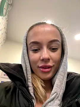 Snapshot of enjoy_my_beauty chatting on November 2025 06:56:02 AM enjoy my beauty online show from November 2025 06:56:02 AM