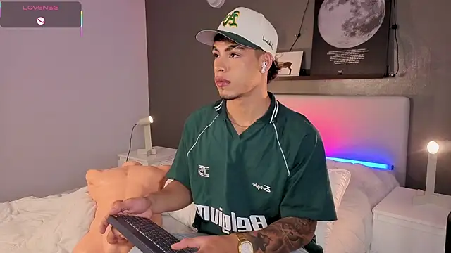 Snapshot of Ken-boy_ chatting on November 2025 11:44:01 AM Ken-boy online show from November 2025 11:44:01 AM