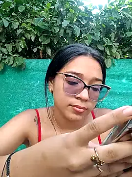 -VICKKY online show from January 2025 07:05:01 PM