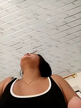 -VICKKY online show from November 2025 02:07:02 PM