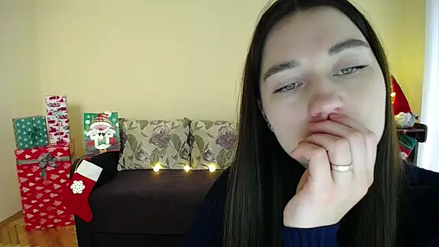 Pretty shy online show from December 2024 12:38:01 PM