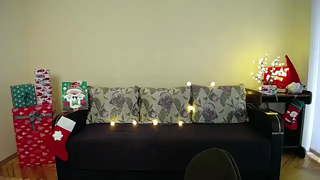 Pretty shy online show from December 2024 12:37:01 PM