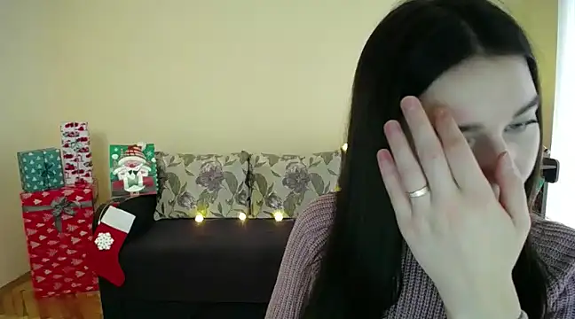 Pretty shy online show from December 2024 08:44:02 AM