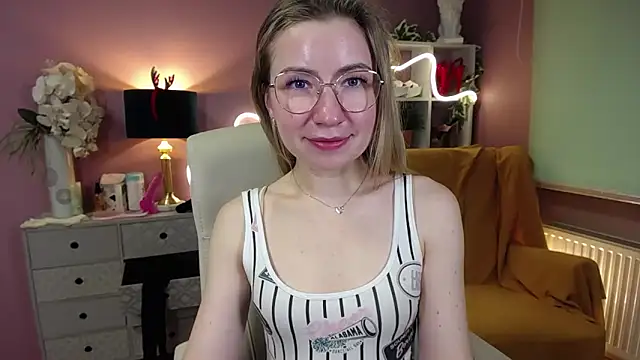 Mia Tasty online show from December 2024 12:19:02 PM