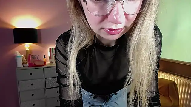 Mia Tasty online show from March 2025 01:56:02 PM