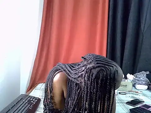 Snapshot of pretty_hearty chatting on March 2025 12:47:01 AM pretty hearty online show from March 2025 12:47:01 AM