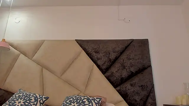 Snapshot of BonnieCute_ chatting on October 2025 11:57:01 PM BonnieCute online show from October 2025 11:57:01 PM