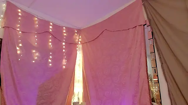 Snapshot of BonnieCute_ chatting on November 2025 01:06:02 AM BonnieCute online show from November 2025 01:06:02 AM