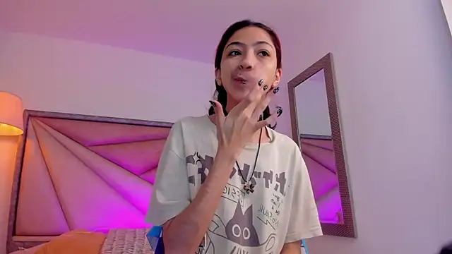 Snapshot of BonnieCute_ chatting on November 2025 11:36:02 PM BonnieCute online show from November 2025 11:36:02 PM