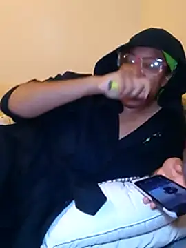 Snapshot of madamsensuale chatting on December 2024 11:28:01 PM madamsensuale online show from December 2024 11:28:01 PM