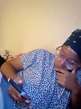 Snapshot of madamsensuale chatting on January 2025 10:58:02 PM madamsensuale online show from January 2025 10:58:02 PM