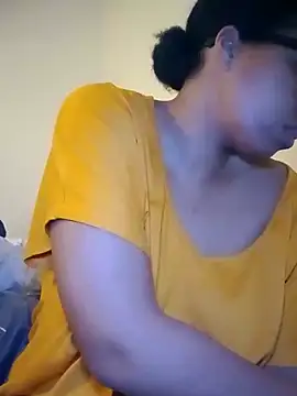 Snapshot of madamsensuale chatting on February 2025 02:08:02 AM madamsensuale online show from February 2025 02:08:02 AM