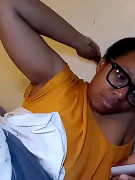 Snapshot of madamsensuale chatting on February 2025 05:09:02 AM madamsensuale online show from February 2025 05:09:02 AM