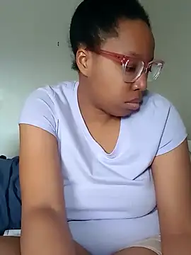 Snapshot of madamsensuale chatting on March 2025 09:15:01 PM madamsensuale online show from March 2025 09:15:01 PM