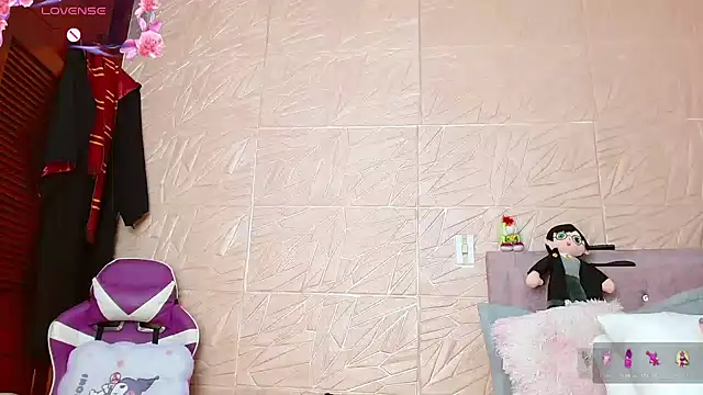 Snapshot of kendallsweet7 chatting on November 2025 07:48:02 PM kendallsweet7 online show from November 2025 07:48:02 PM