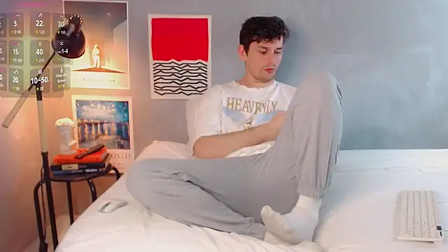 Elio555 online show from November 2025 07:48:02 PM