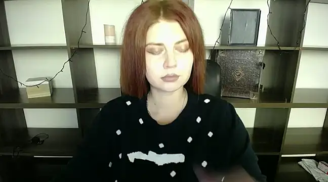 Lizzy Love online show from December 2024 12:33:02 PM