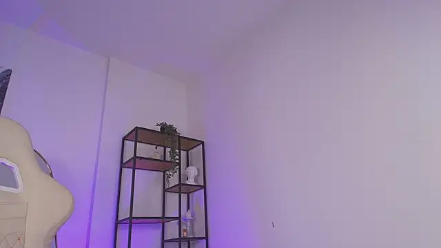 Snapshot of FoxieJullia chatting on January 2025 09:02:01 AM FoxieJullia online show from January 2025 09:02:01 AM