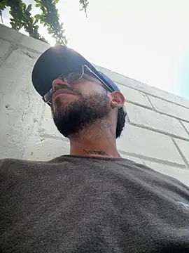 Snapshot of rich0431 chatting on October 2025 05:10:01 PM rich0431 online show from October 2025 05:10:01 PM