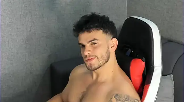 Ricardogo19 online show from December 2024 07:26:02 PM