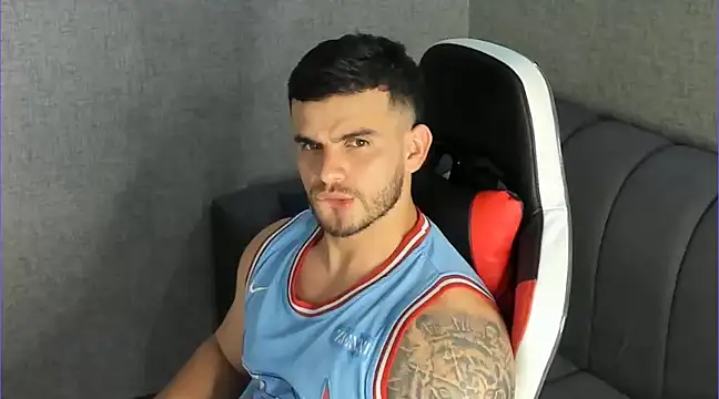 Ricardogo19 online show from December 2024 06:04:02 PM