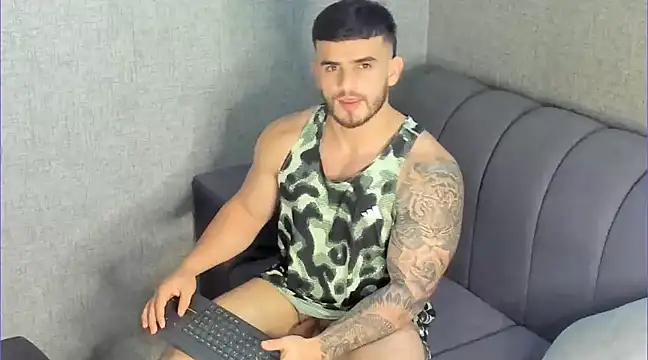 Ricardogo19 online show from December 2024 04:49:02 AM