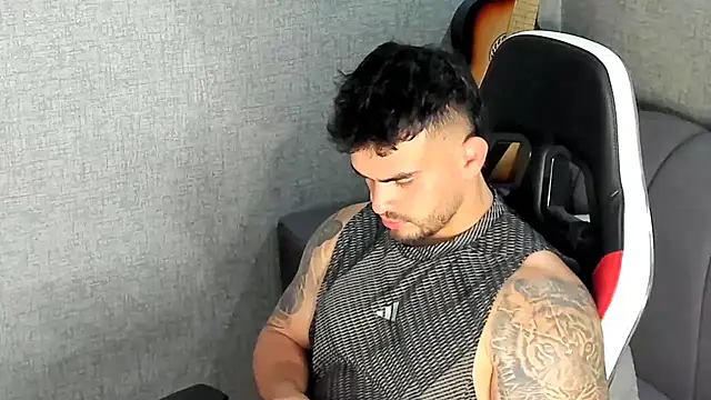 Snapshot of Ricardogo19 chatting on November 2025 06:30:01 PM Ricardogo19 online show from November 2025 06:30:01 PM