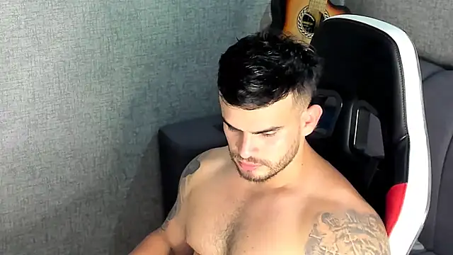 Snapshot of Ricardogo19 chatting on November 2025 01:15:01 AM Ricardogo19 online show from November 2025 01:15:01 AM