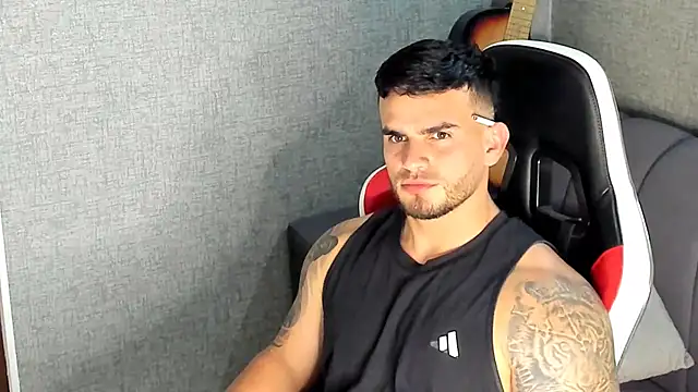 Snapshot of Ricardogo19 chatting on November 2025 11:04:02 PM Ricardogo19 online show from November 2025 11:04:02 PM