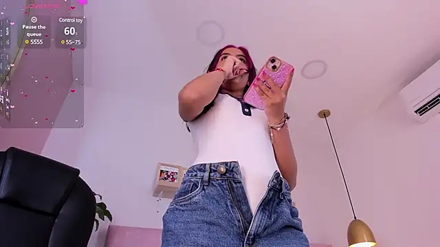 emily bank online show from January 2025 05:51:02 AM