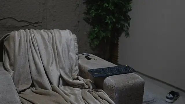 Logan Varela online show from October 2025 12:59:01 PM