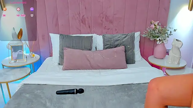 Snapshot of AlishaBel chatting on October 2025 05:30:01 AM AlishaBel online show from October 2025 05:30:01 AM