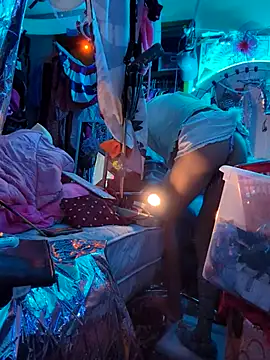 gurlnips online show from March 2025 11:47:02 AM