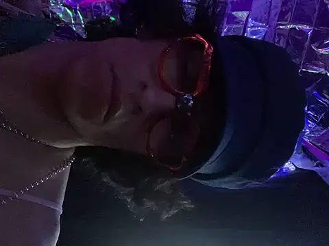 gurlnips online show from March 2025 02:34:01 PM