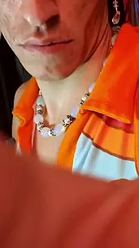 gurlnips online show from September 2025 02:50:02 PM