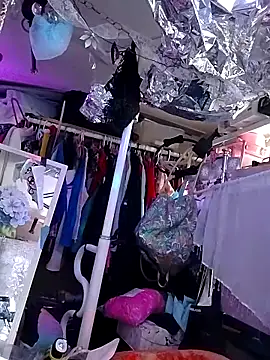 gurlnips online show from September 2025 10:59:02 PM