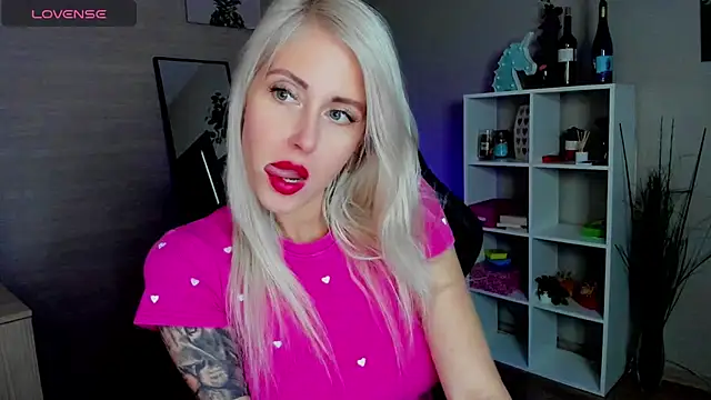 Snapshot of Mermaid_N chatting on October 2025 01:36:02 AM Mermaid N online show from October 2025 01:36:02 AM