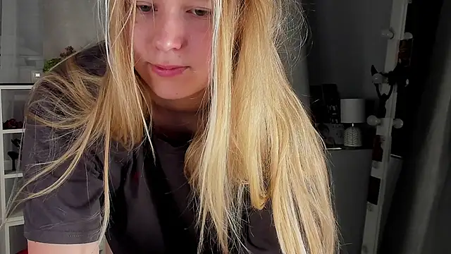 Rebecca Kelly online show from October 2025 02:07:01 AM