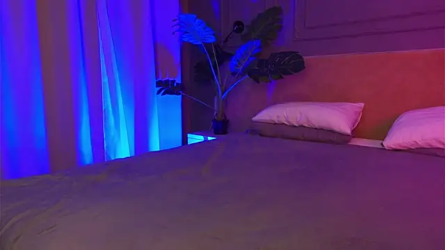 Snapshot of Liv_Fay chatting on October 2025 06:51:01 PM Liv Fay online show from October 2025 06:51:01 PM