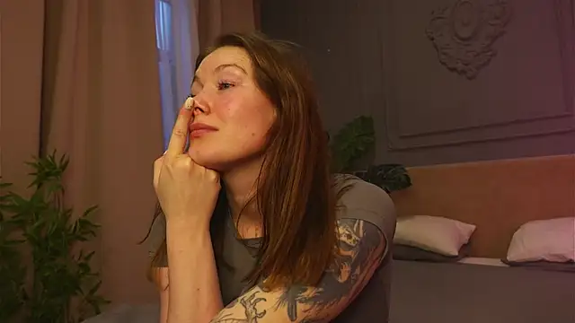 Snapshot of Liv_Fay chatting on October 2025 02:59:02 PM Liv Fay online show from October 2025 02:59:02 PM