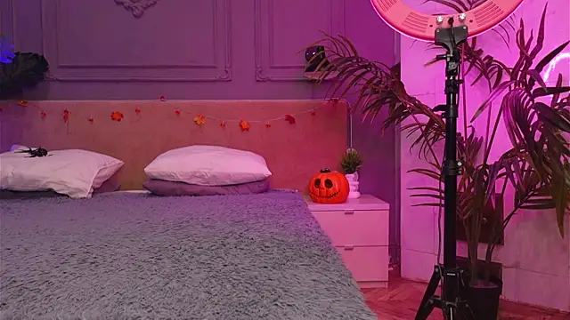 Snapshot of Liv_Fay chatting on October 2025 03:46:02 PM Liv Fay online show from October 2025 03:46:02 PM