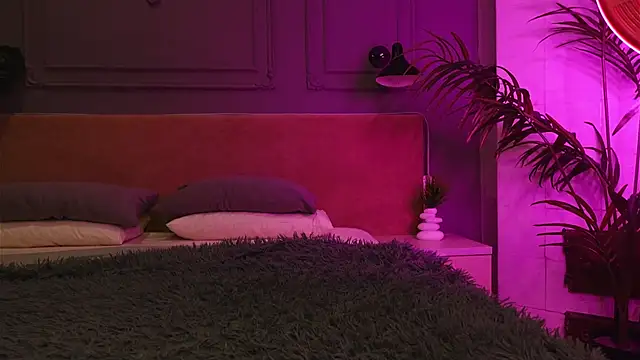 Snapshot of Liv_Fay chatting on November 2025 01:56:02 PM Liv Fay online show from November 2025 01:56:02 PM