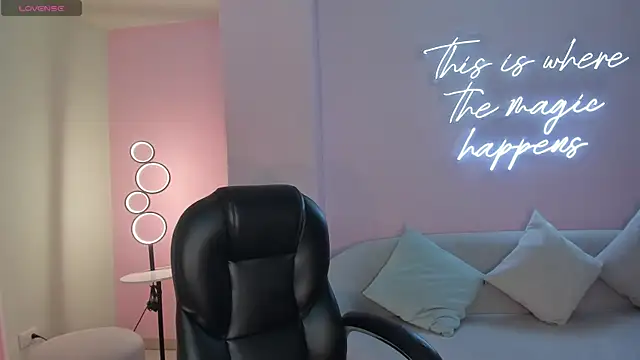 Snapshot of CelestePalmer_ chatting on October 2025 10:23:02 AM CelestePalmer online show from October 2025 10:23:02 AM