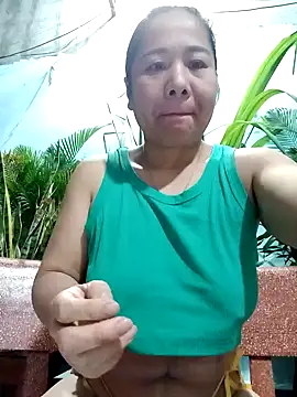 Snapshot of Queen_18200 chatting on January 2025 10:39:02 AM Queen 18200 online show from January 2025 10:39:02 AM