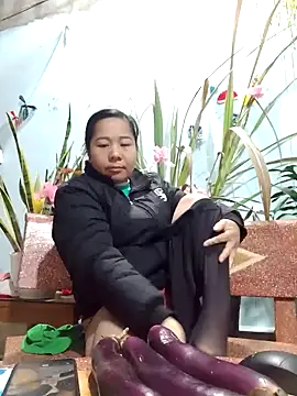 Snapshot of Queen_18200 chatting on January 2025 01:09:02 AM Queen 18200 online show from January 2025 01:09:02 AM