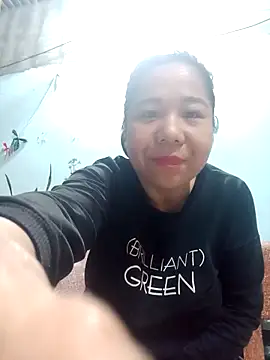 Snapshot of Queen_18200 chatting on February 2025 12:35:01 AM Queen 18200 online show from February 2025 12:35:01 AM