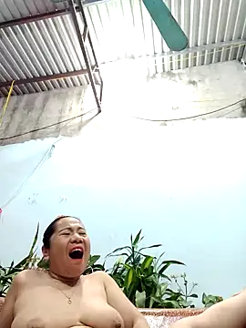 Snapshot of Queen_18200 chatting on February 2025 01:37:01 AM Queen 18200 online show from February 2025 01:37:01 AM