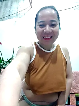 Snapshot of Queen_18200 chatting on March 2025 02:59:02 AM Queen 18200 online show from March 2025 02:59:02 AM